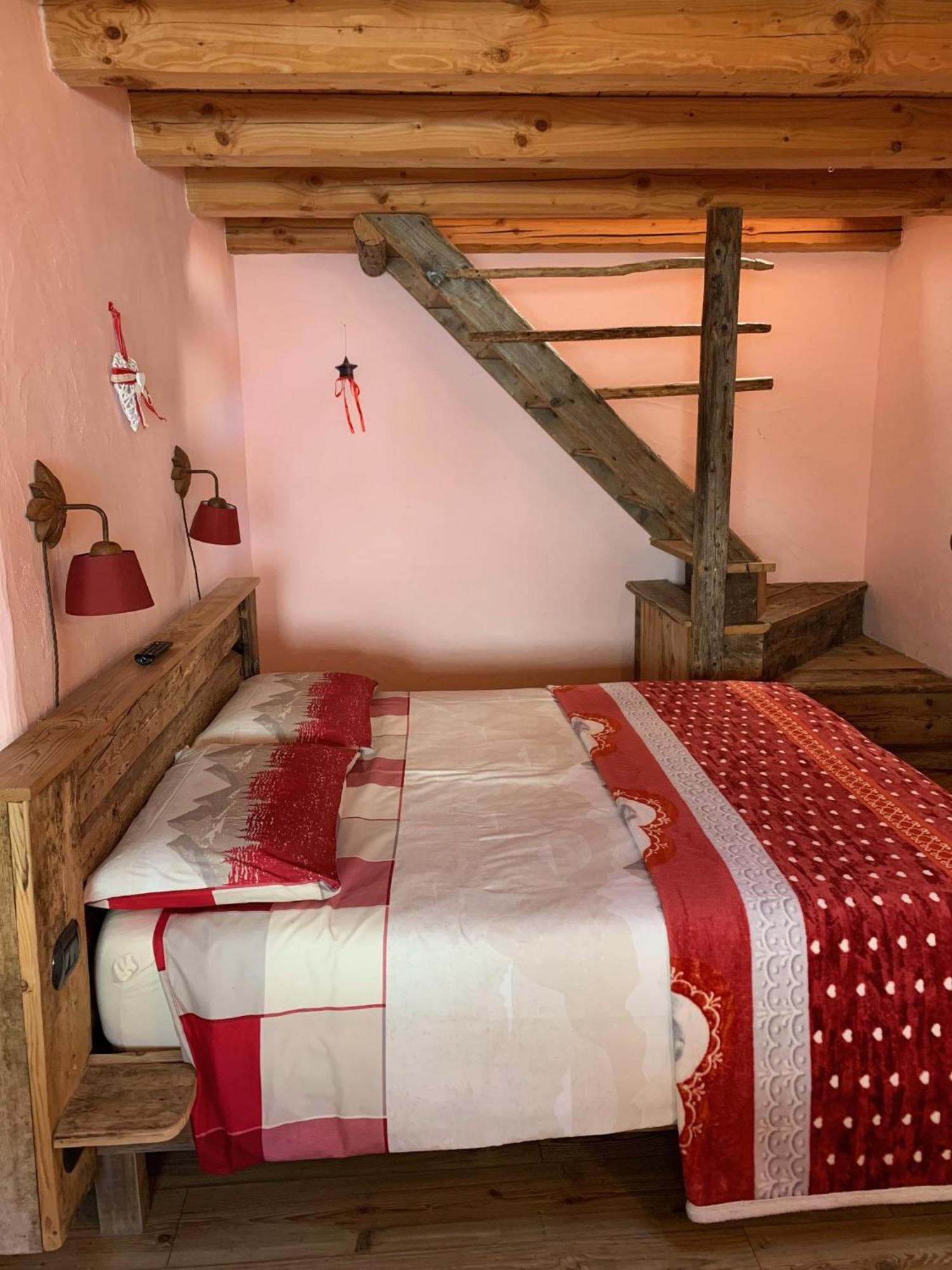 La Ferme Du Grand Paradis Cogne Room photo